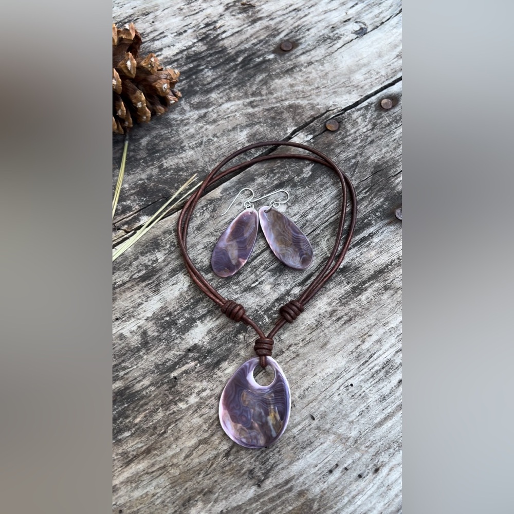 Purple Wampum shell pendant necklace, handmade💜 - Picture 9 of 17